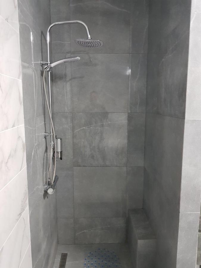 Uzhorod 3 Room Lovely House Buitenkant foto